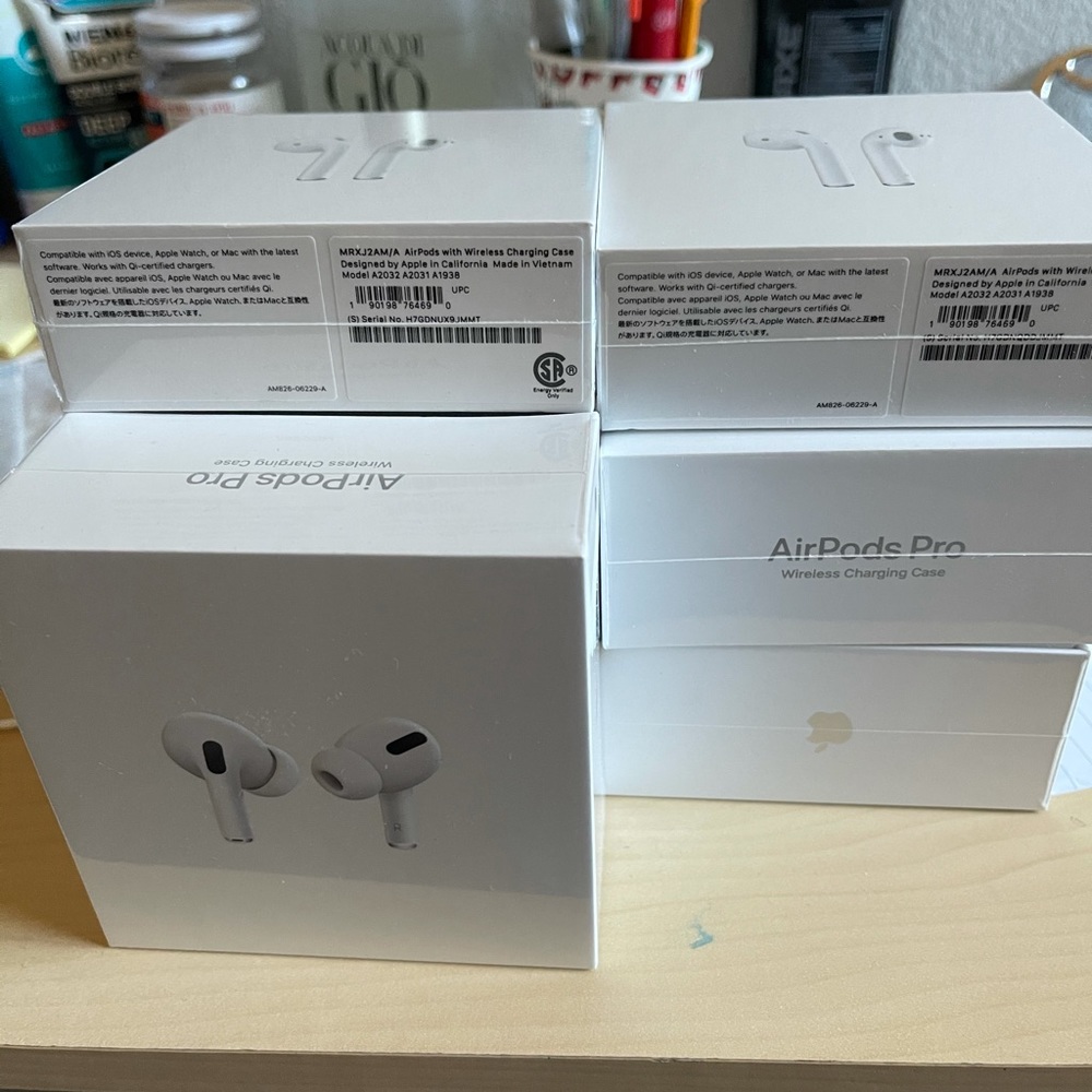AirPods Pro - Picture 2 of 2